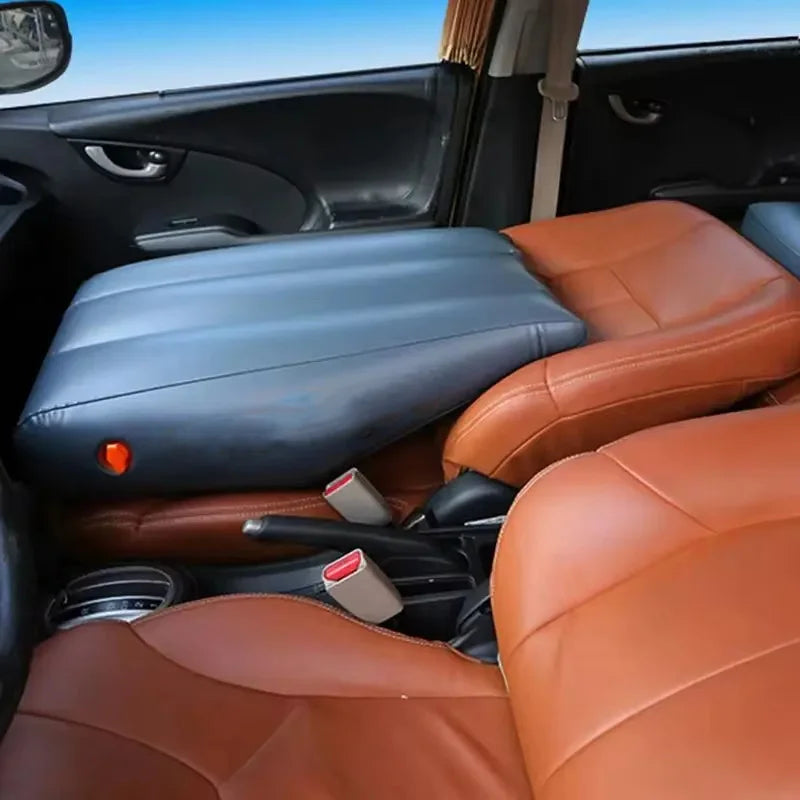 Slope pad between the back seat and the front seat